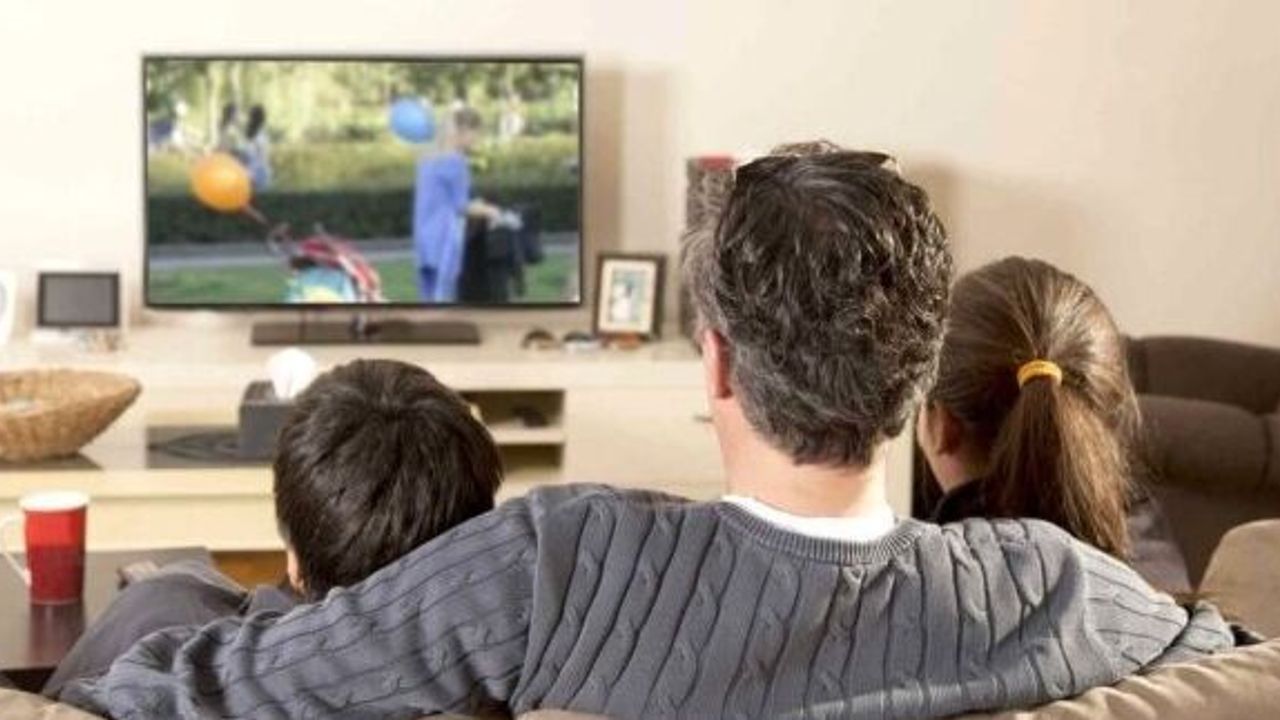 Uzun süre televizyon karşısında oturanlar dikkat! Kalp sağlığınız tehlikeye girebilir!