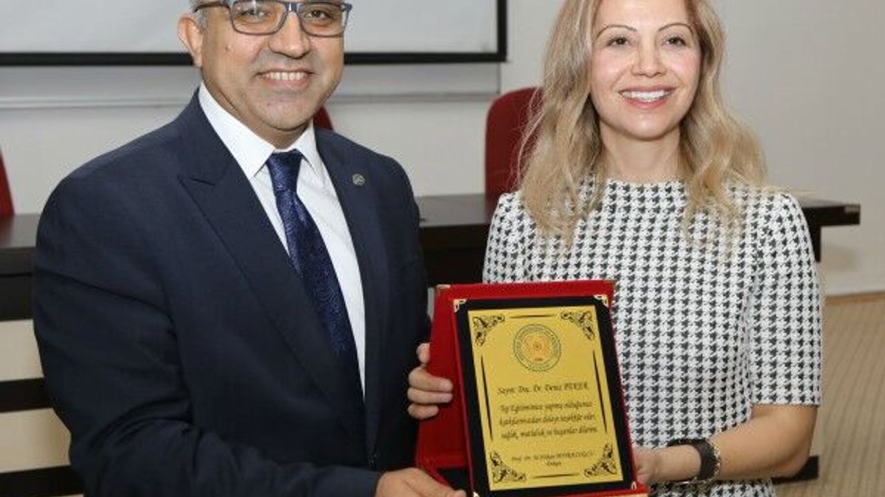 ERÜ’de “Amerika’da Tıp ve Tıpta Uzmanlık Eğitimi” Paneli Düzenlendi