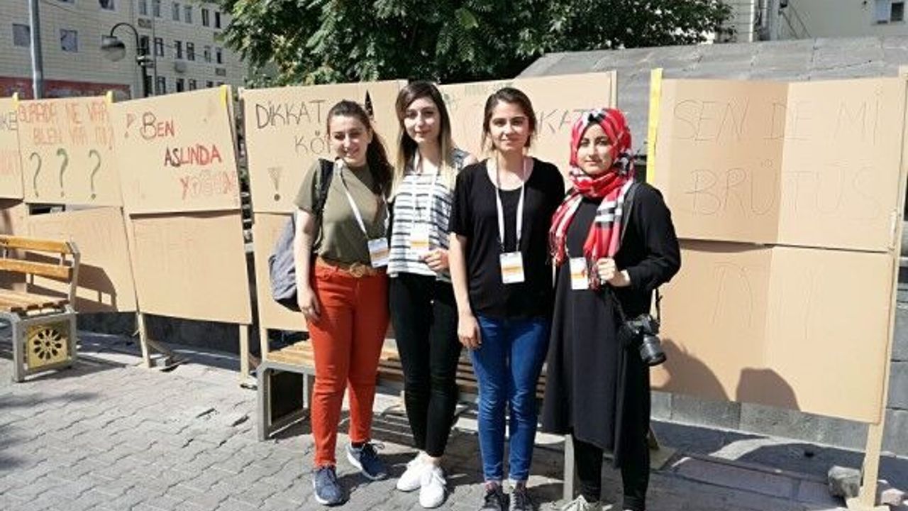 “Sınır yokken görmediğimiz yapıları acaba sınır koyarsak insanların dikkatini çekebilir mi”