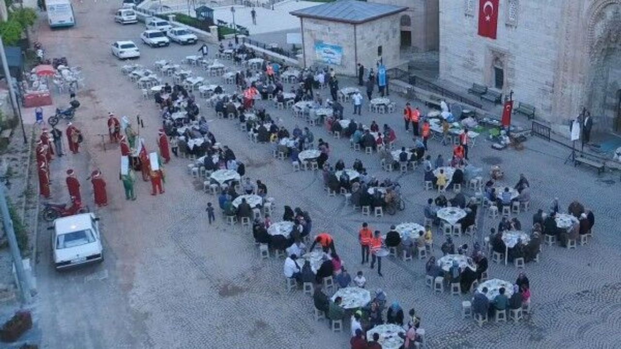 Beyşehir’de mahalle iftarı programları devam ediyor 