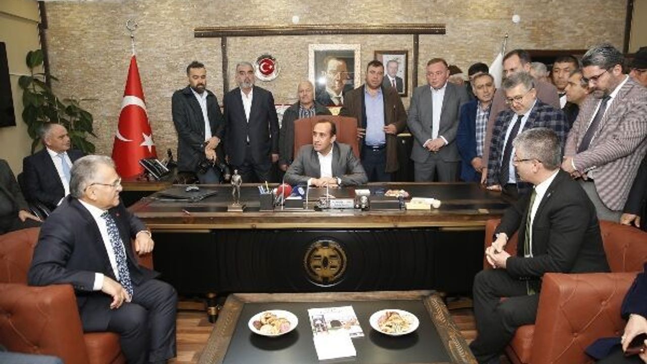 Başkan Büyükkılıç, ilçe belediye başkanlarıyla birlikte İncesu Belediye Başkanı İlmek’i ziyaret etti