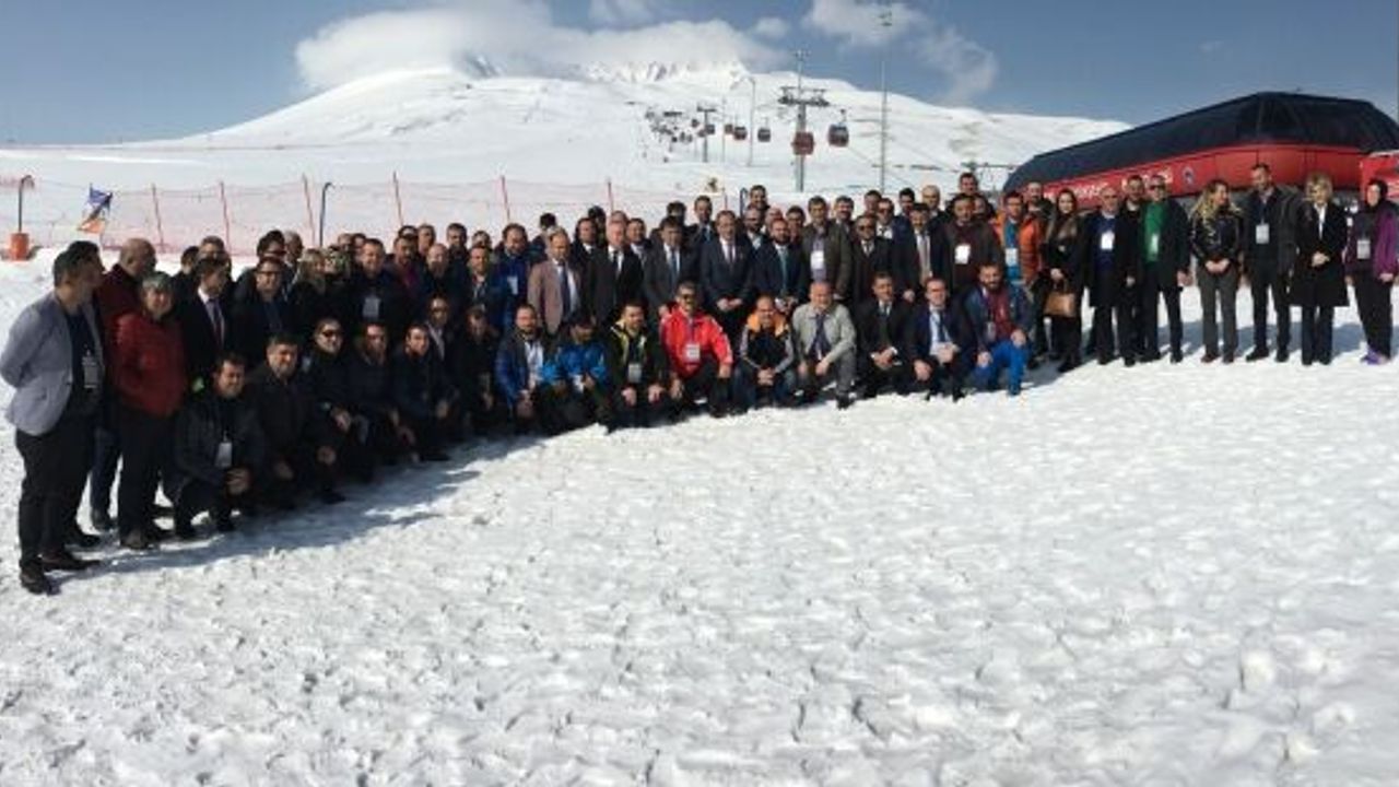 2023 Eğitim Vizyonu Kapsamında Türkiye'de İlk Spor Çalıştayı Erciyes'te Düzenlendi 