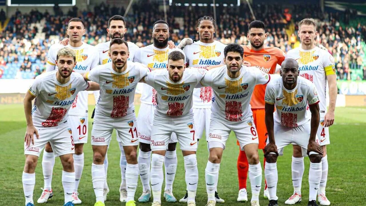 Kayserispor'lu Futbolcular Yatarak Ne Kadar Maaş Aldı ?