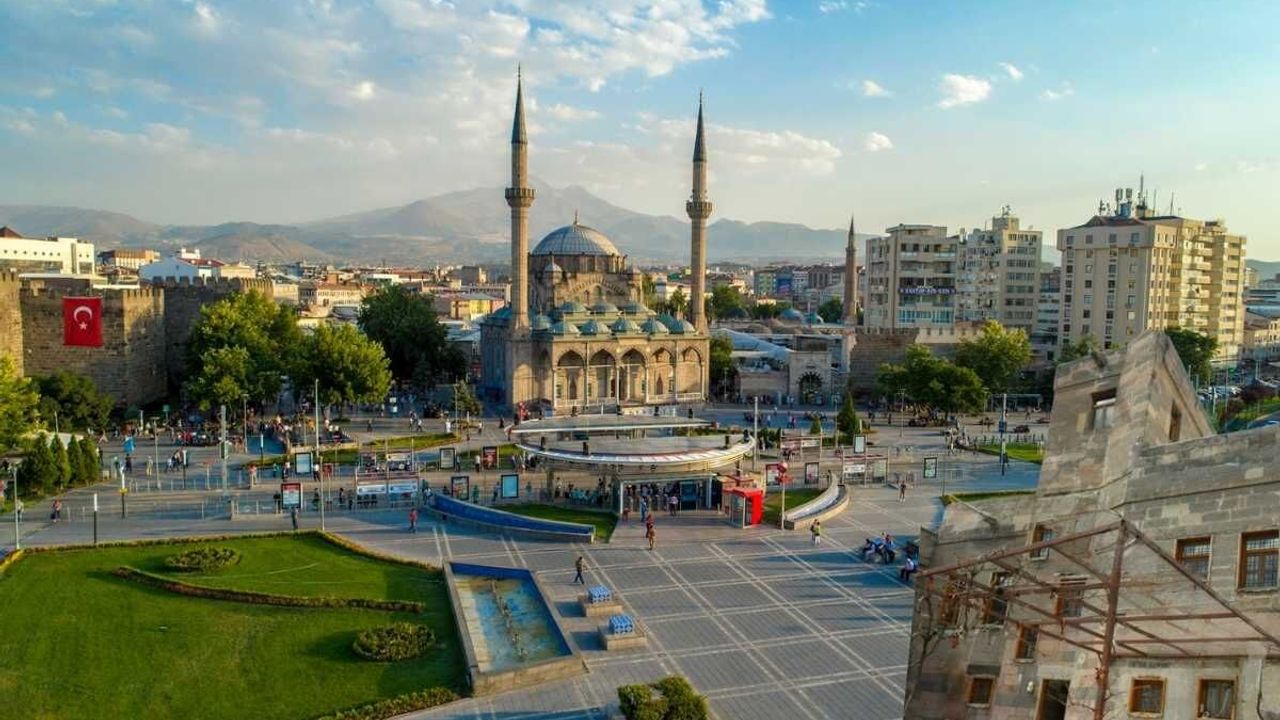 Kayseri'nin en güzel yerinde! 165 yıllık tarihi konak kiralanıyor