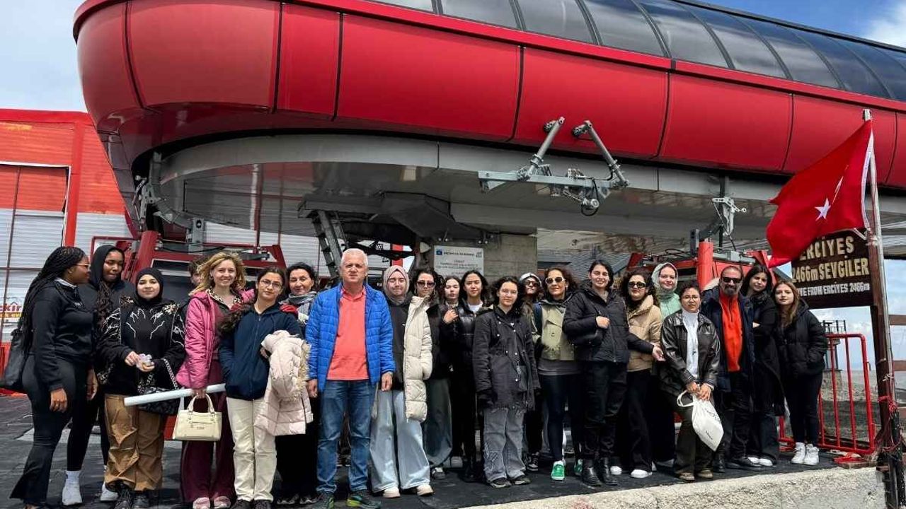 Romanya ve Karayipler’den geldiler! Erciyes'e hayran kaldılar