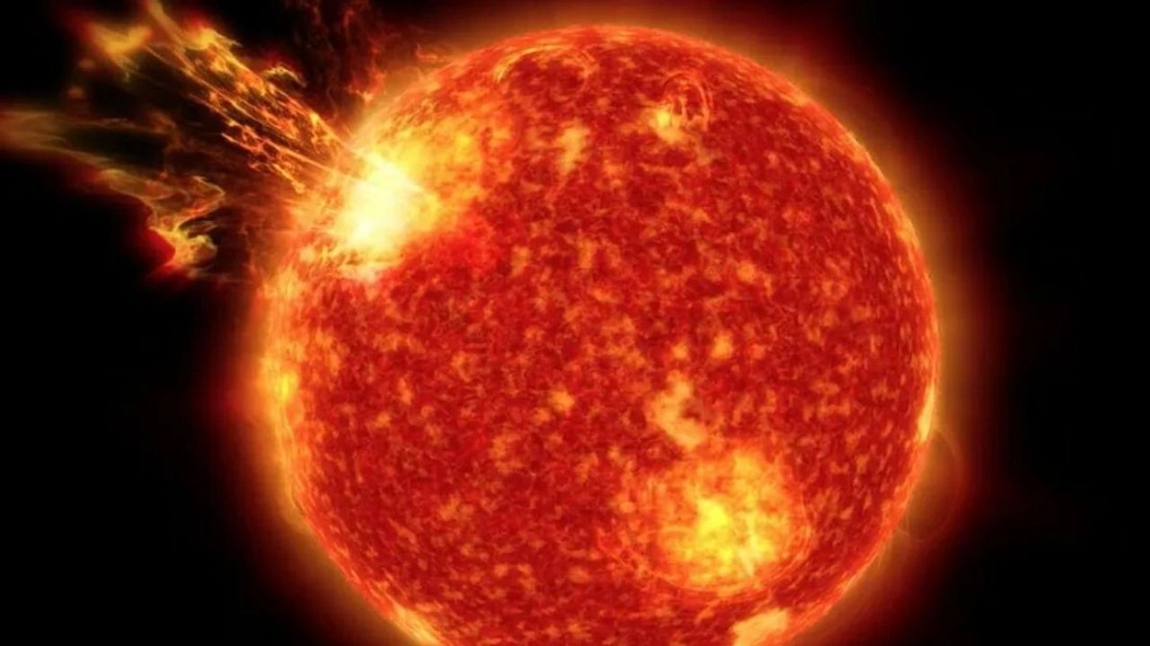 Güneş’te dev patlama! Elektrik ve internet kesintisi yaşanabilir