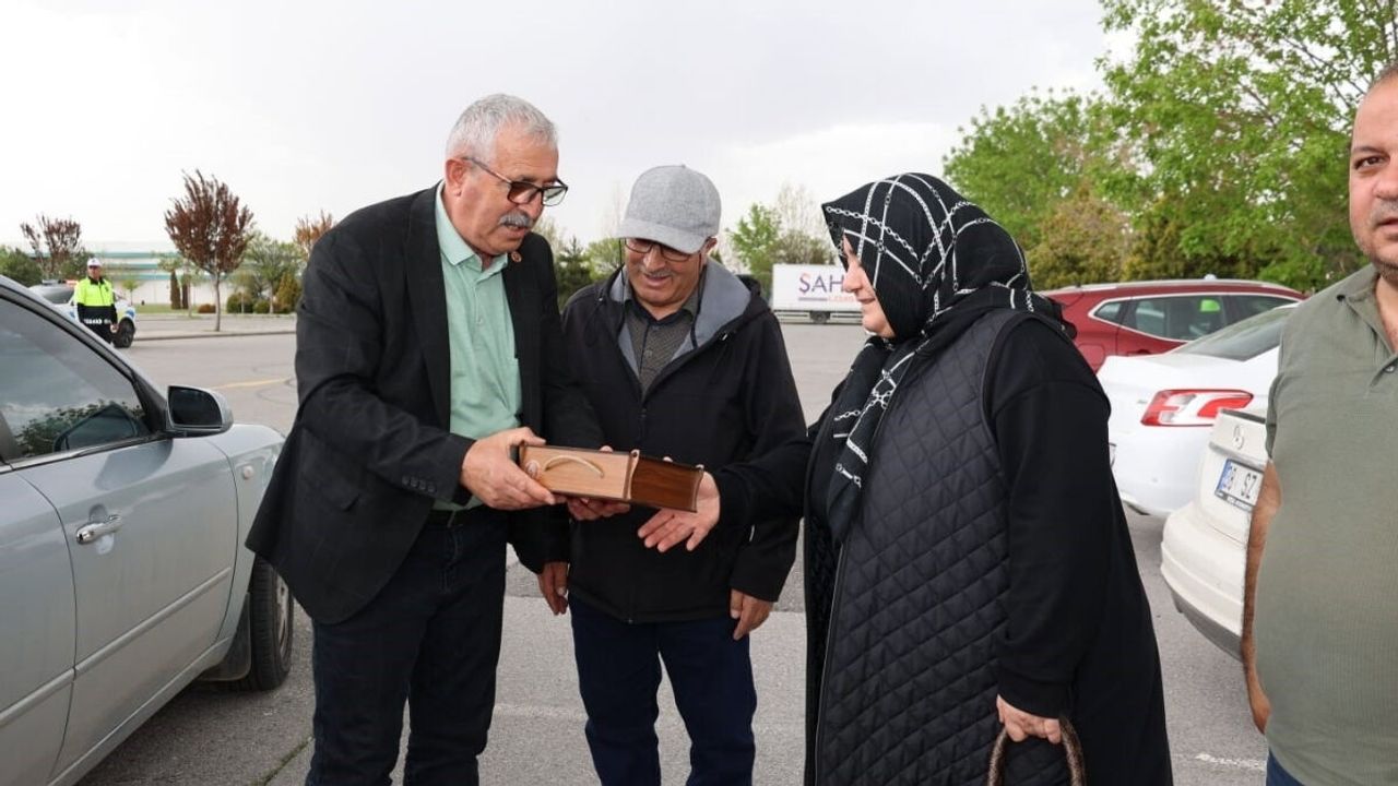 Kayseri'de o belediyeden Anneler Günü'nde anlamlı ziyaret!
