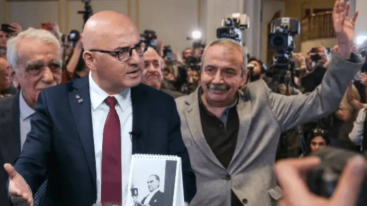 Sırrı Süreyya Önder’in servetini açıklayan Fatih Eryılmaz’dan yeni gönderme: Babasını da sevmezdim!