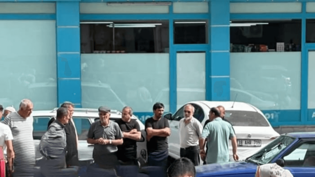 Kayseri'de karşıya geçmek isteyen yaşlı kadına otomobil çarptı!