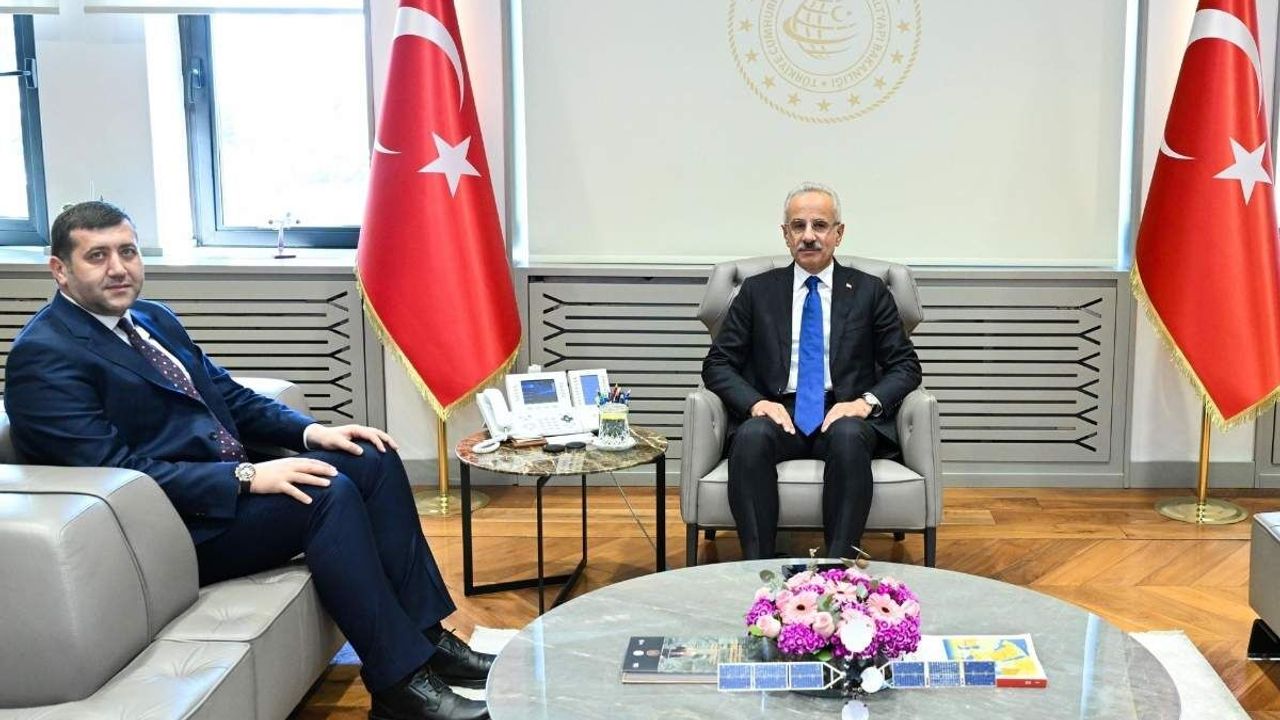 MHP’li Baki Ersoy Ulaştırma Bakanı Uraloğlu’nu ziyaret etti! Görüşmede neler konuşuldu