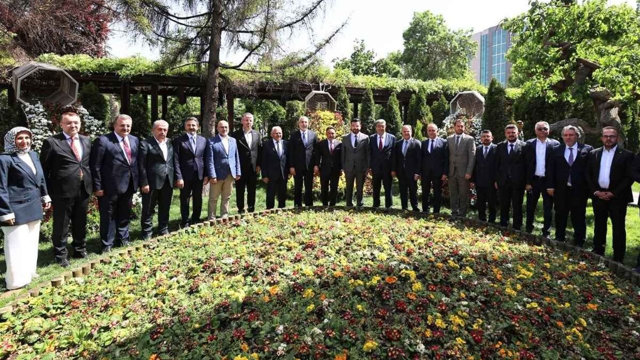 Kayseri'nin projeleri Başkent'te takdir topluyor! Tebrik üstüne tebrik