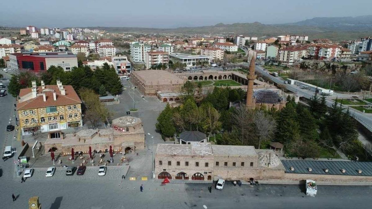 Filmlere konu oldu! Kayseri'nin o ilçesine binlerce kişi akın ediyor