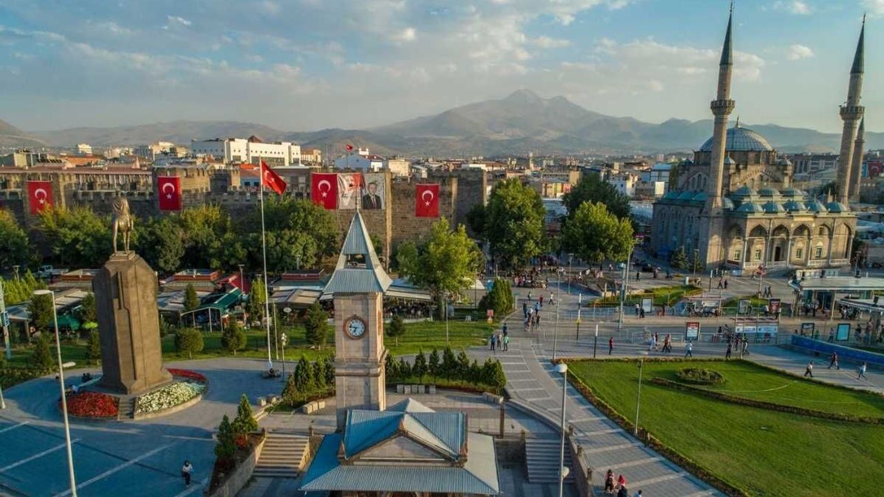 Kayseri'de 11 ilçesine uyarı! Önlemlerinizi alın, saatlerce sürecek