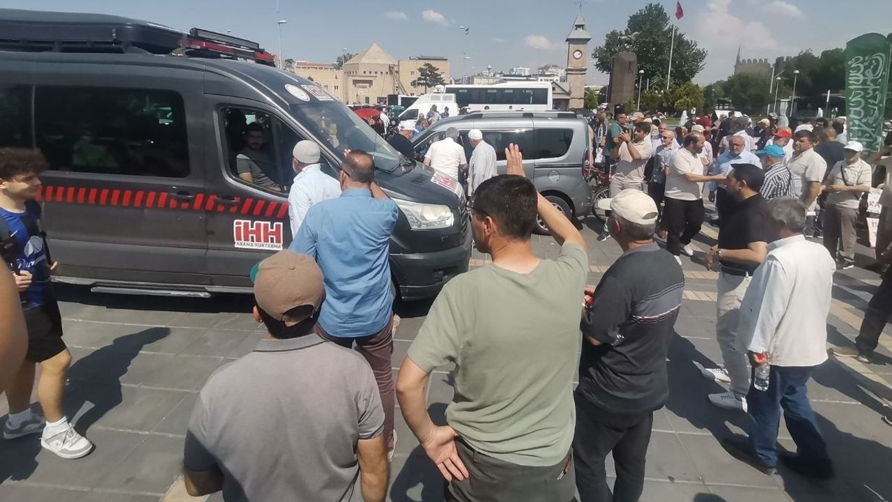 Kayseri'den 10 aktivist Mısır'a uğurlandı! Gazze için yürüyecekler