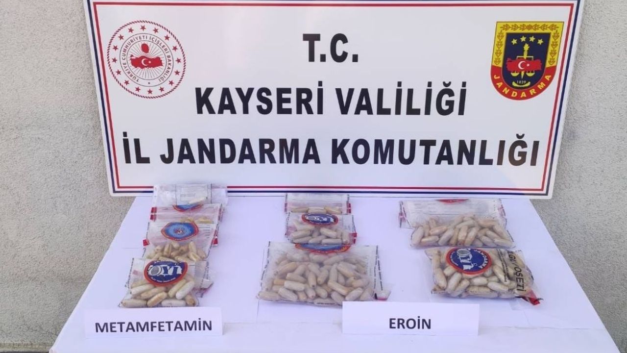 Kayseri'ye sokmak isterken yakalandılar! Mide ve bağırsaklarından 3 kilo narkotik madde çıktı