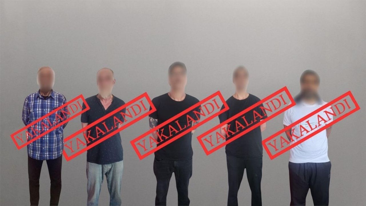 Kırmızı Bülten avı devam ediyor: Aranan şahıslar kıskıvrak yakalandı!