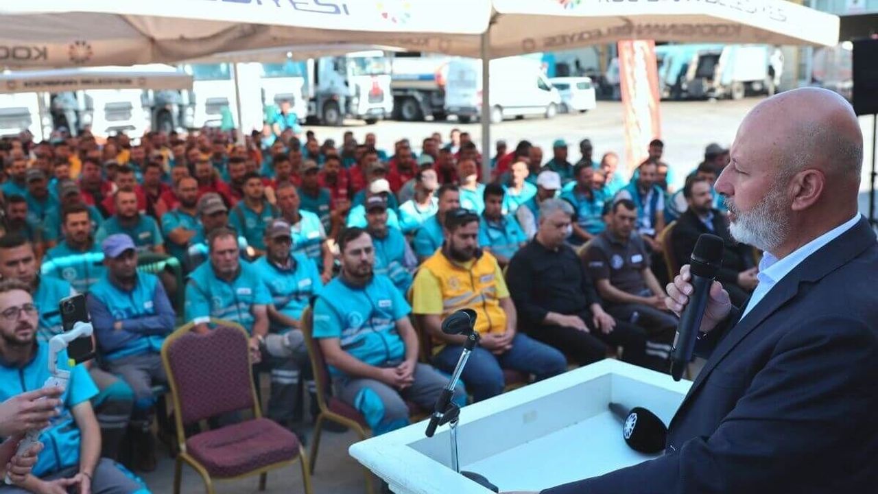 Başkan Çolakbayrakdar, bayramda hem personelin hem vatandaşların yanında