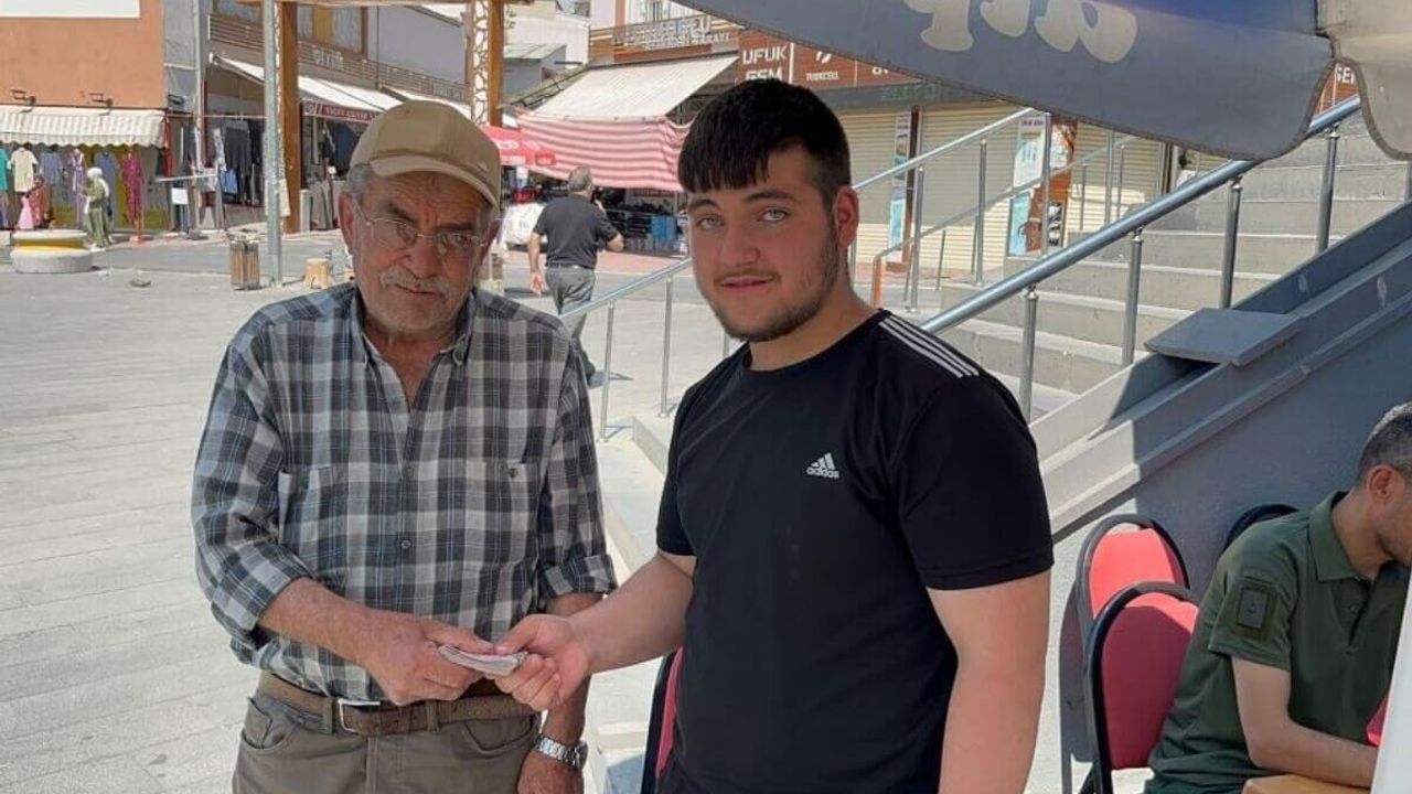 Suriyeli gencin ibretlik hareketi Develi'de takdir topladı