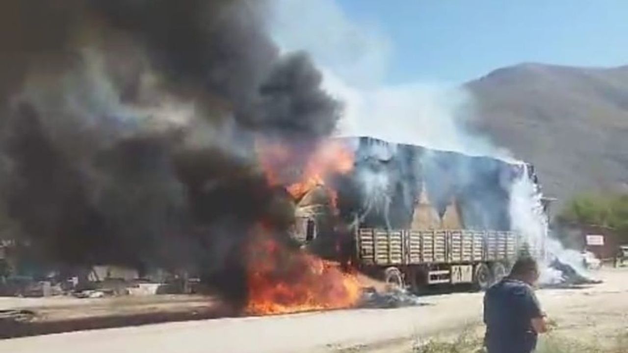 Sanayi sitesinde korkunç yangın: Elektrik tellerine takılan kamyon alev aldı!
