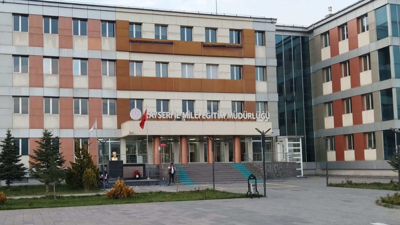 Okullar ne zaman kapanacak? E-Okul sistemi açık mı?