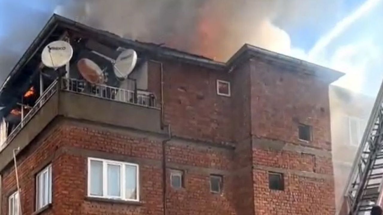 Kayseri’de korkutan yangın! İki katlı ev küle döndü!