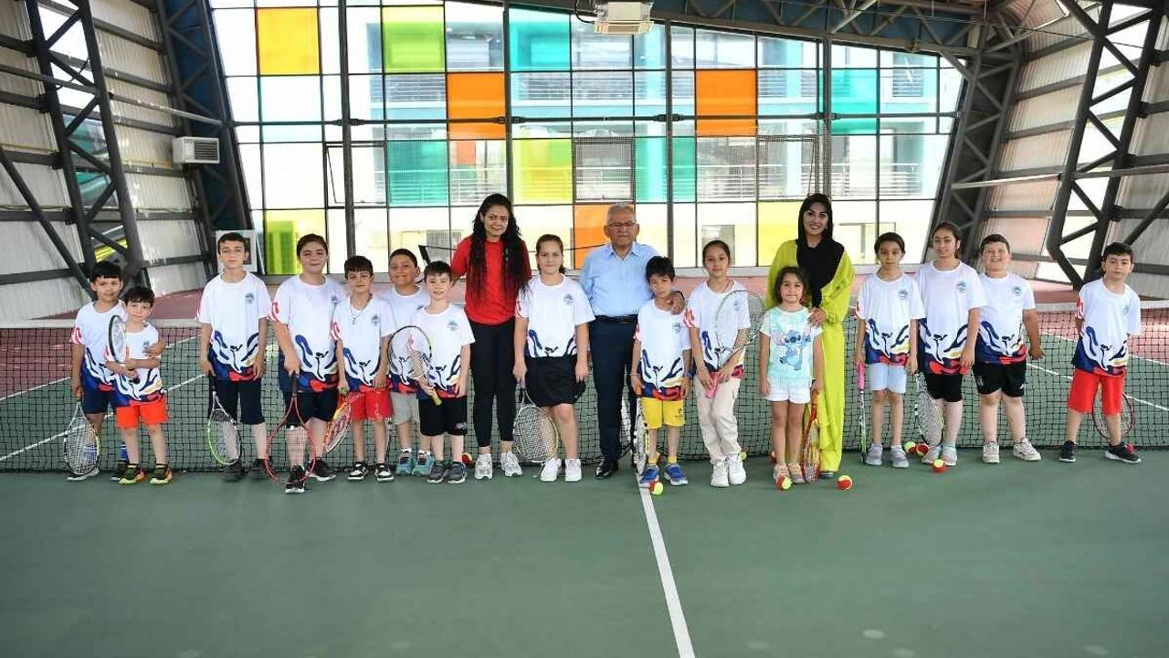 Başkan Büyükkılıç sporcularla bir araya geldi!