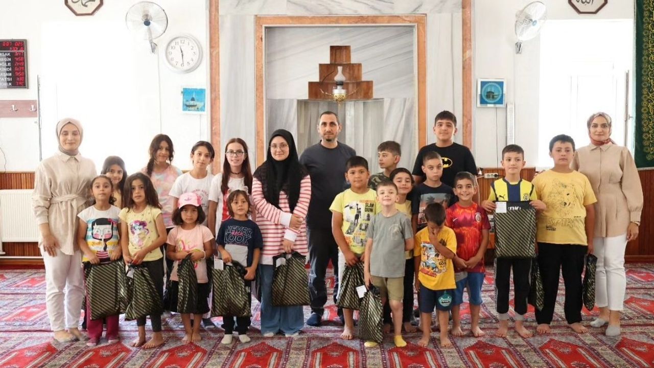 Bünyan Belediyesi’nden öğrencilere sürpriz; Miniklerin sevinci gözlerden kaçmadı.