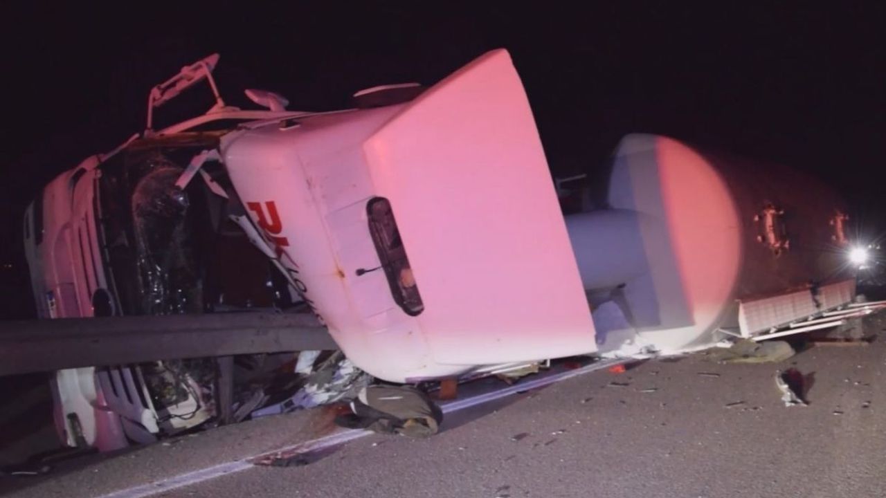 Feci TIR kazası! 66 yaşındaki sürücü hayatını kaybetti!