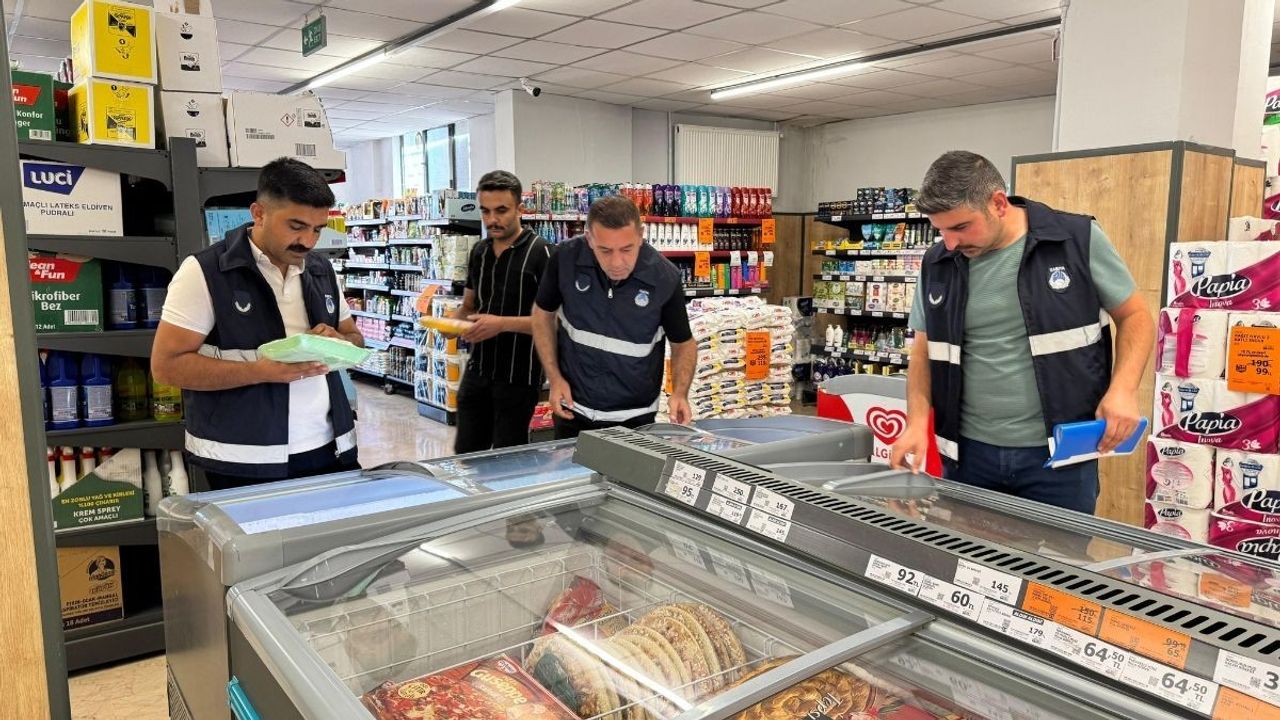 Zabıta ekipleri göz açtırmıyor: Kayseri'nin o ilçesinde işletmeler denetleniyor!
