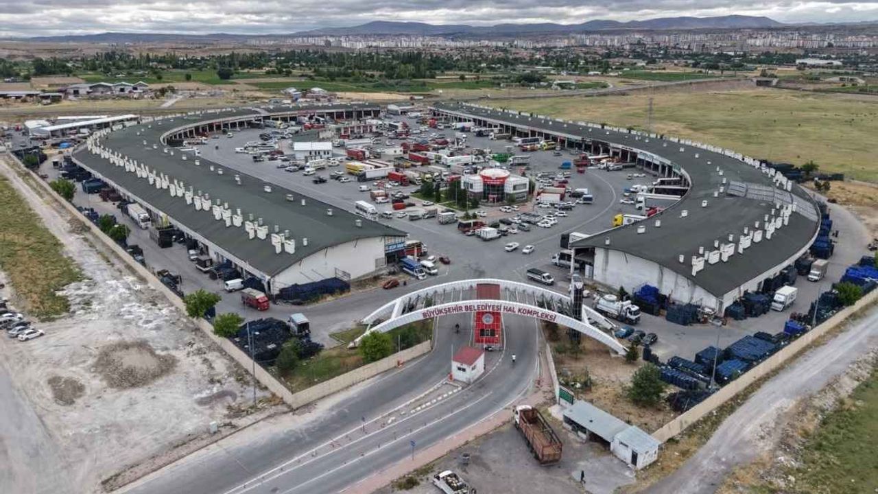 Hal esnafı istedi, Başkan Büyükkılıç anında talimat verdi