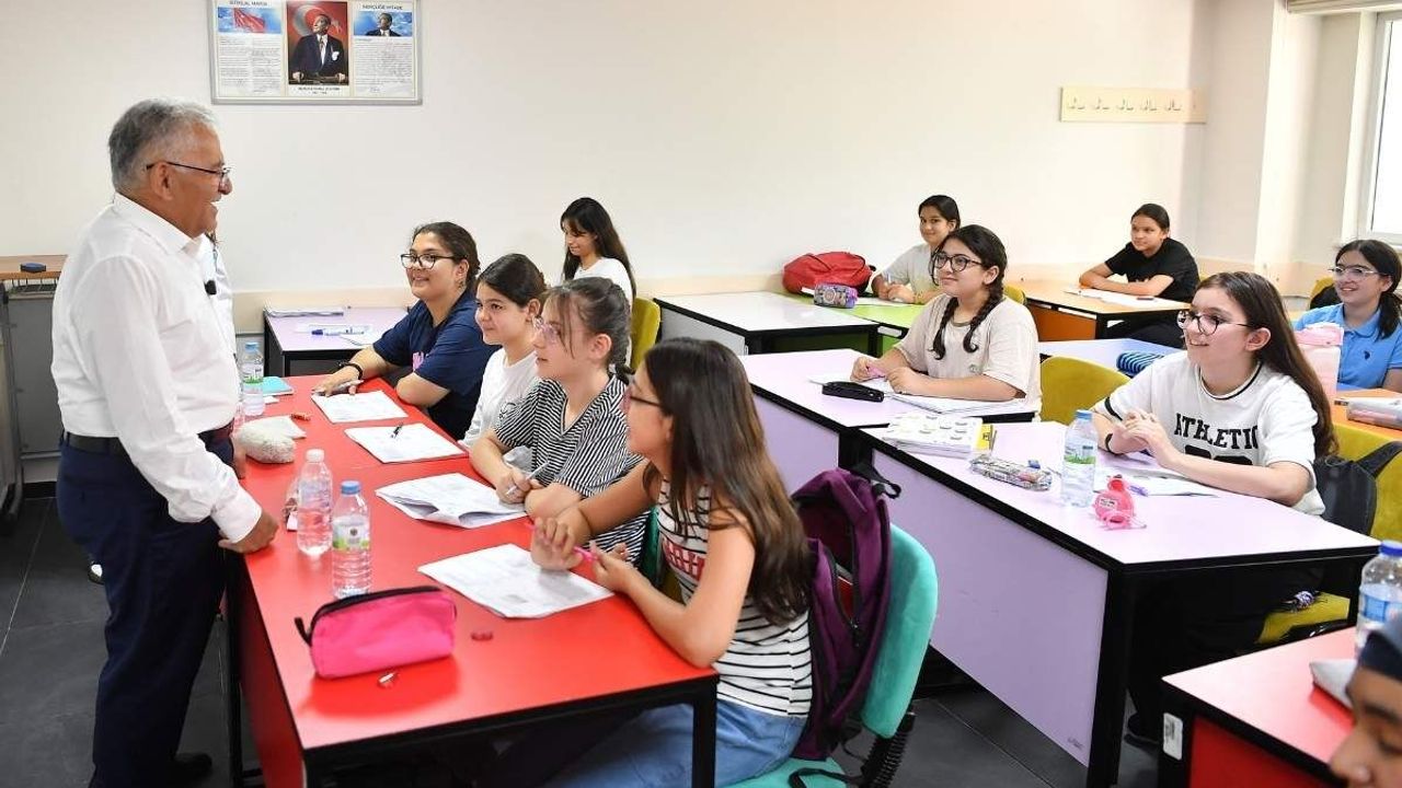 Kayseri'nin 6. Üniversitesi eğitimin merkezi oldu! Büyükkılıç'tan altın nasihatler