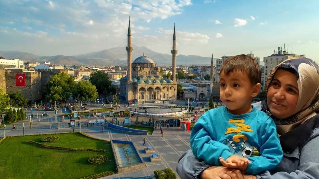 Kayseri minik Yakup için birlik oldu! Cumhuriyet Meydanı'nda örnek olacak görüntüler