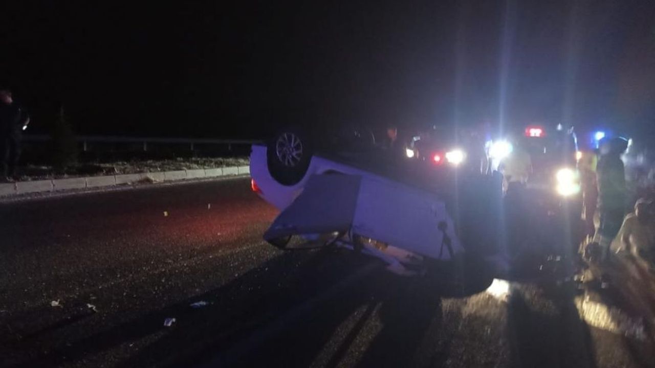 Kayseri yolunda feci kaza: Araba hurdaya döndü!