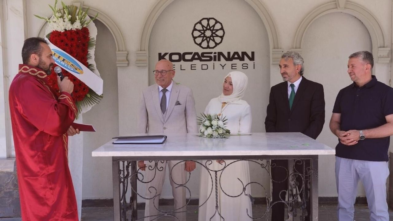 Kocasinan'da 07.07 yoğunluğu! 25 çiftin nikahı kıyıldı