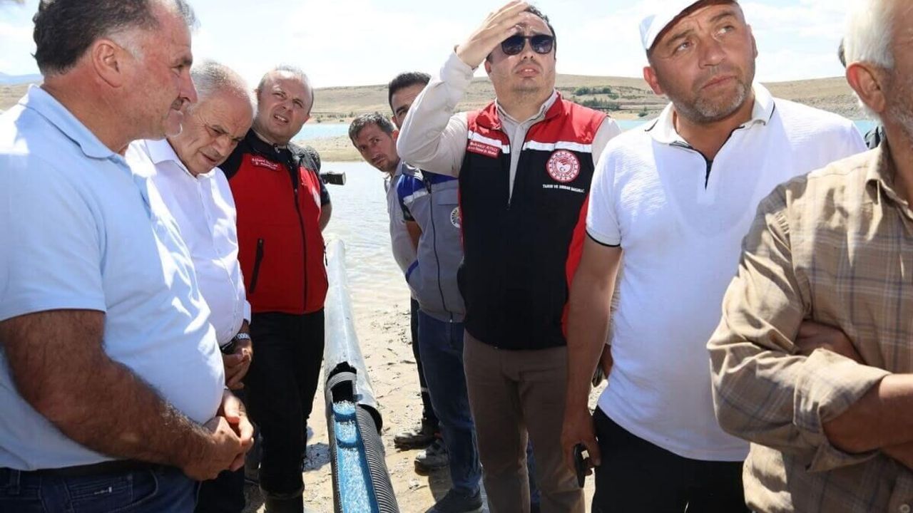 Kayseri’nin iki ilçesinde barajlarda dikkat çeken görüntü! Binlercesi bırakıldı