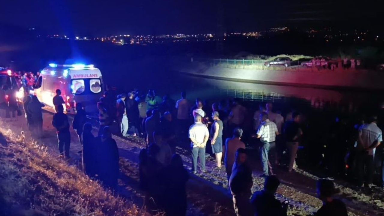 Acı olay: Otomobilin su kanalına düştüğü kazada baba ve oğlu öldü!