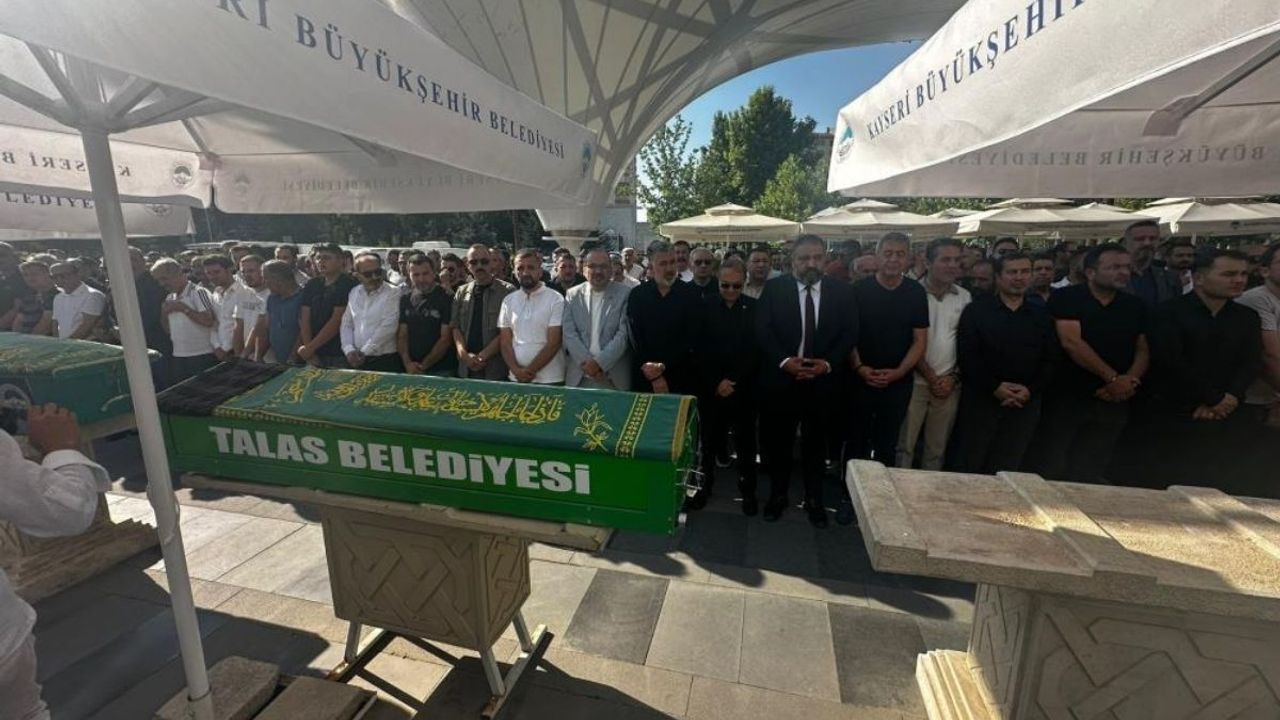 İYİ Partili Sedat Kılınç'ın kardeşi son yolculuğuna uğurlandı!