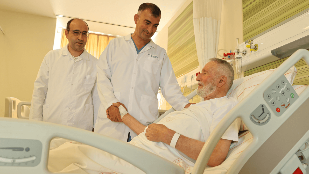 Kayseri Şehir Hastanesi’nde 1 saat süren mucize! Yeniden hayata döndü