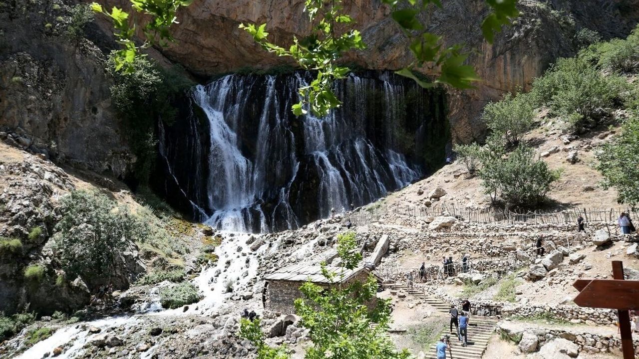 Mersin'den kaçıp Kayseri'ye akın ediyorlar!