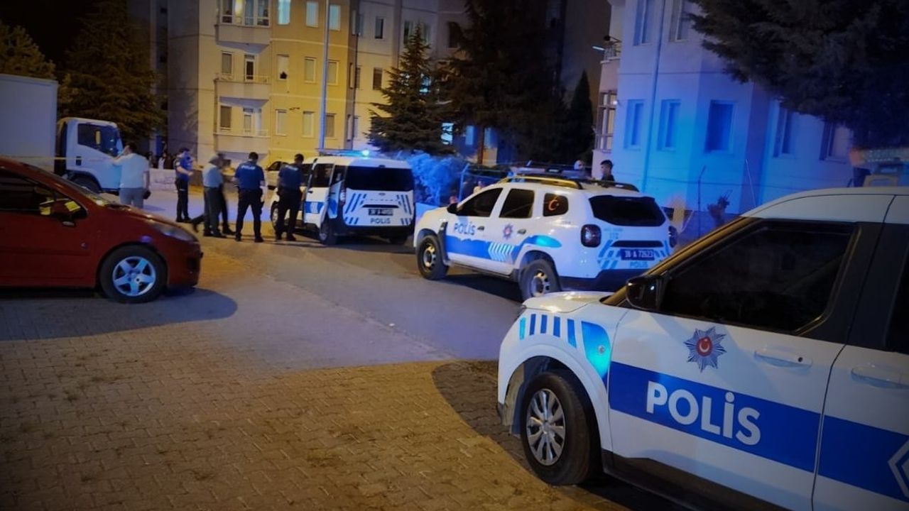 Kayseri’de gece yarısı kan aktı! Husumetlisini silahla vurdu