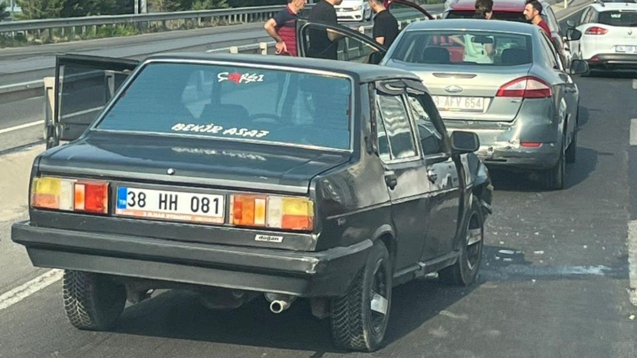 Kuzey Çevre Yolu'nda feci kaza! 3 otomobil birbirine girdi