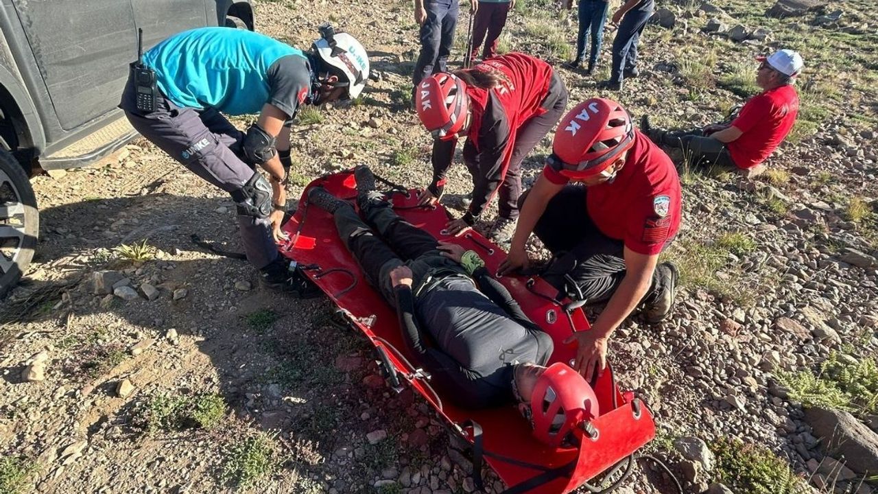 Erciyes Dağı’nda mahsur kalan dağcılar kurtarıldı