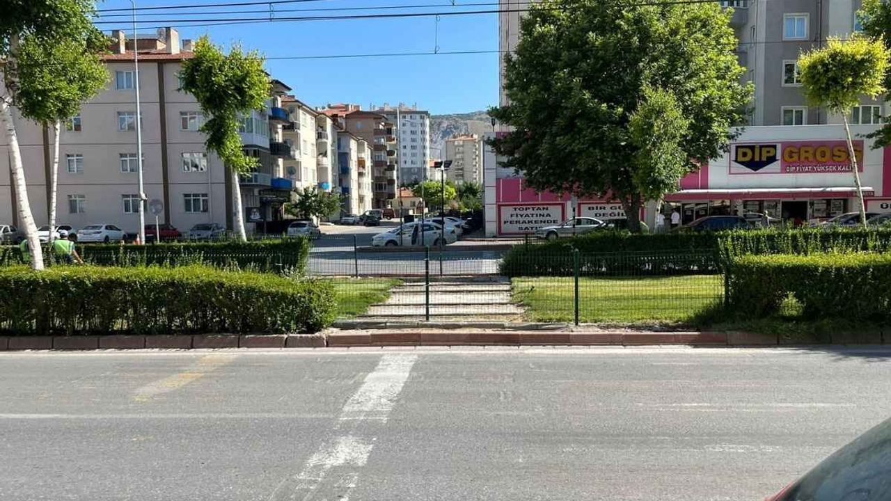 Melikgazi'de bitmeyen yol rezaletleri: Yaya geçitleri neden kapandı?