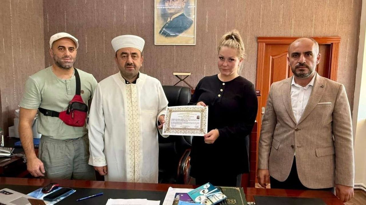 Kayseri’de bir kalp daha İslam’la buluştu: Hırvatistanlı Sabrina artık 'Leyla'