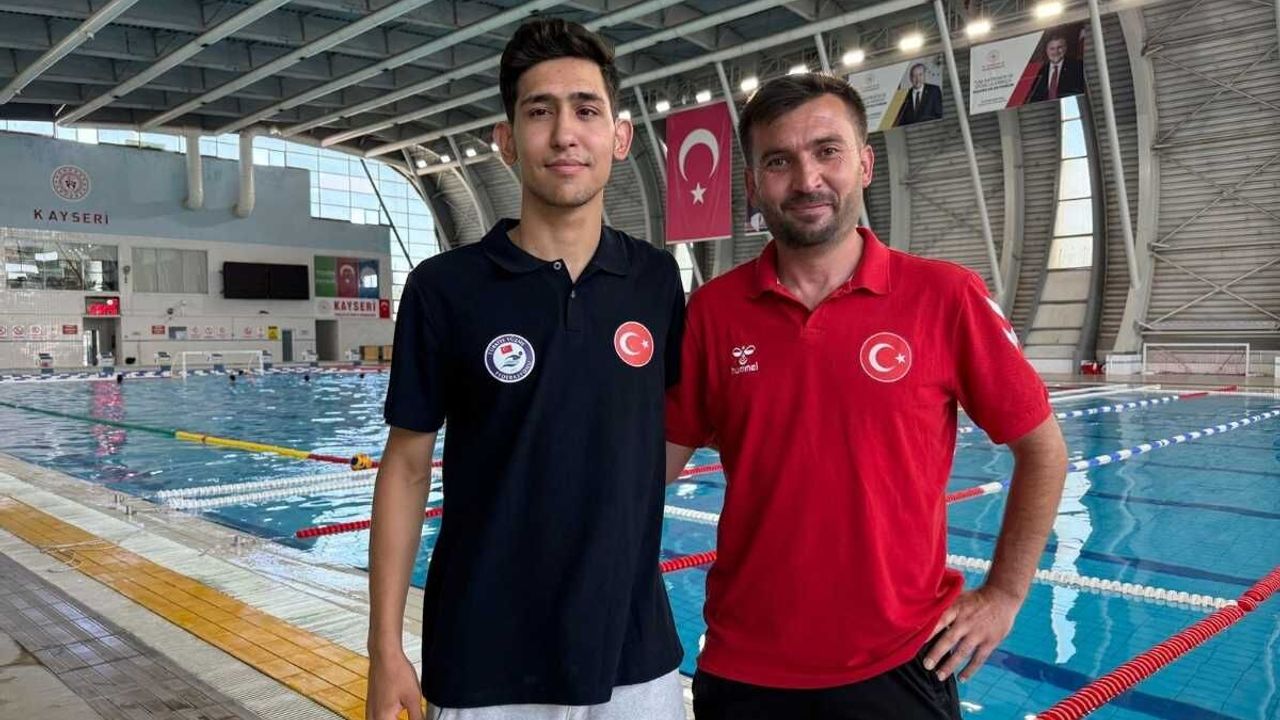İşitme Engelli Yüzücü 2025 Yaz Olimpiyat Oyunları’na Hazırlanıyor