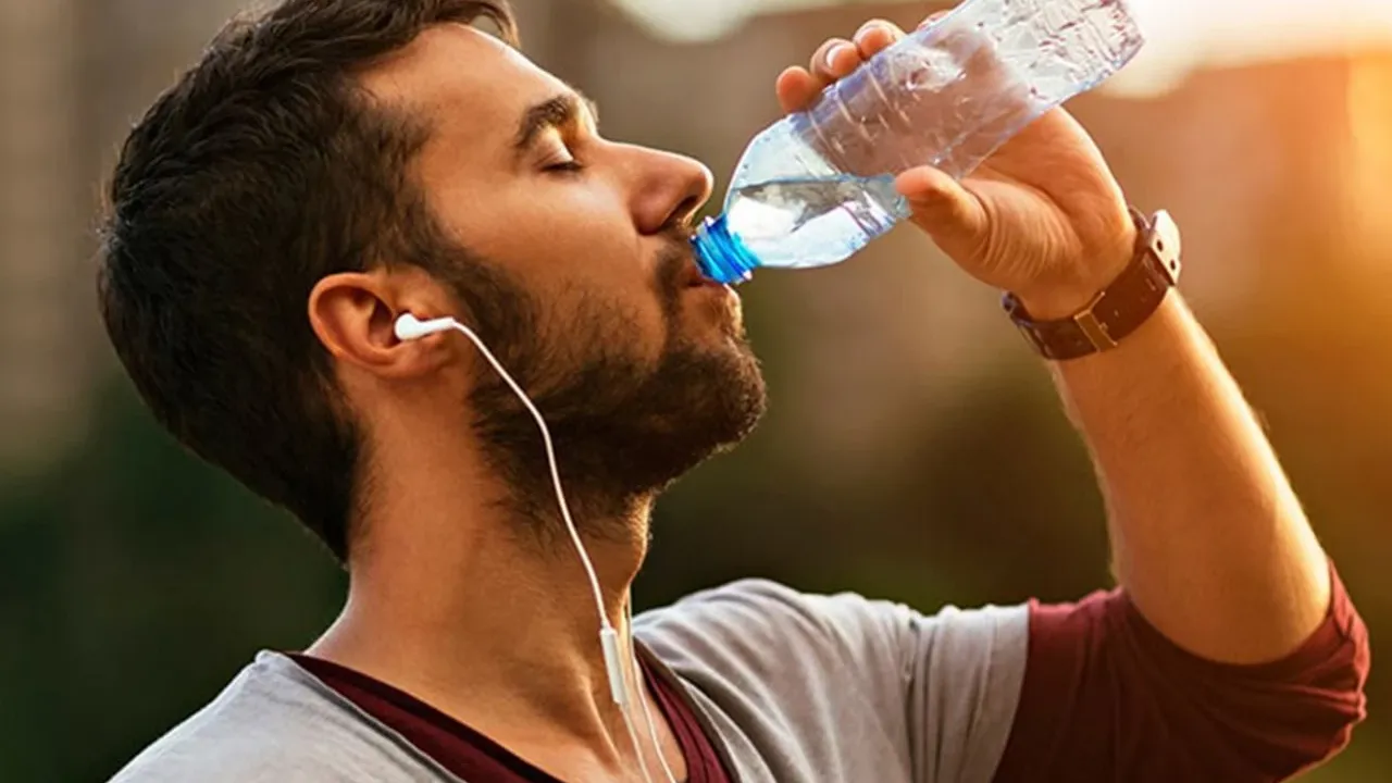 Sık sık soğuksu içinler dikkat: Uzmanlar hayati tehlikeyi açıkladı
