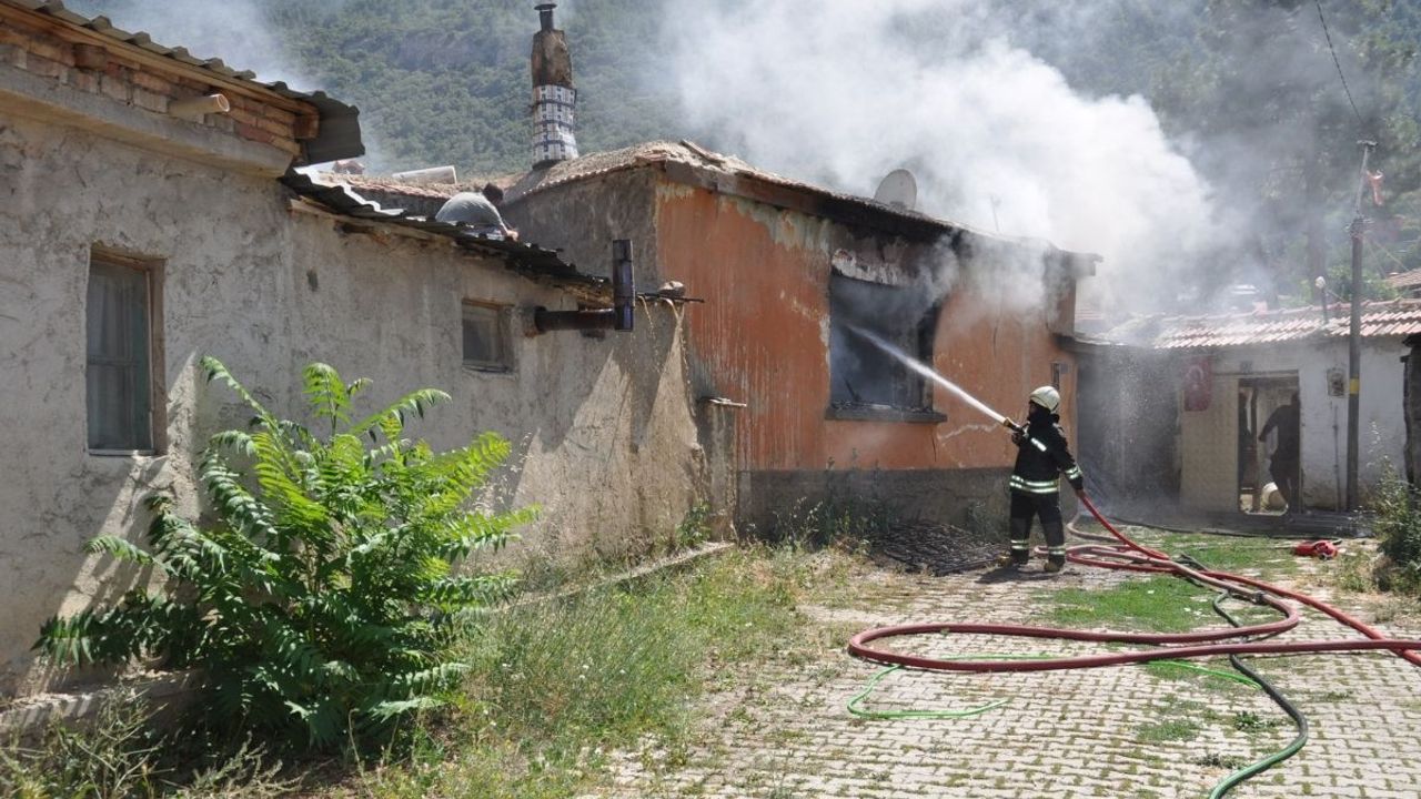Yangın faciası can aldı! 56 yaşındaki adam hayatını kaybetti!