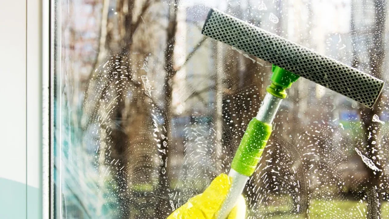 Camları aylarca silmenize gerek kalmayacak: İz bırakmadan tertemiz yapacak