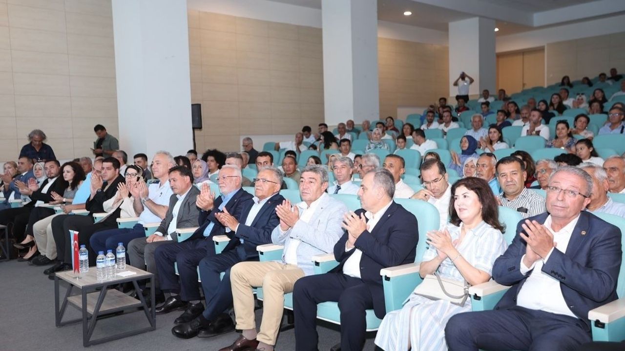 Kayseri'de Avşar kültürü sahiplenildi! Protokol panelde buluştu!