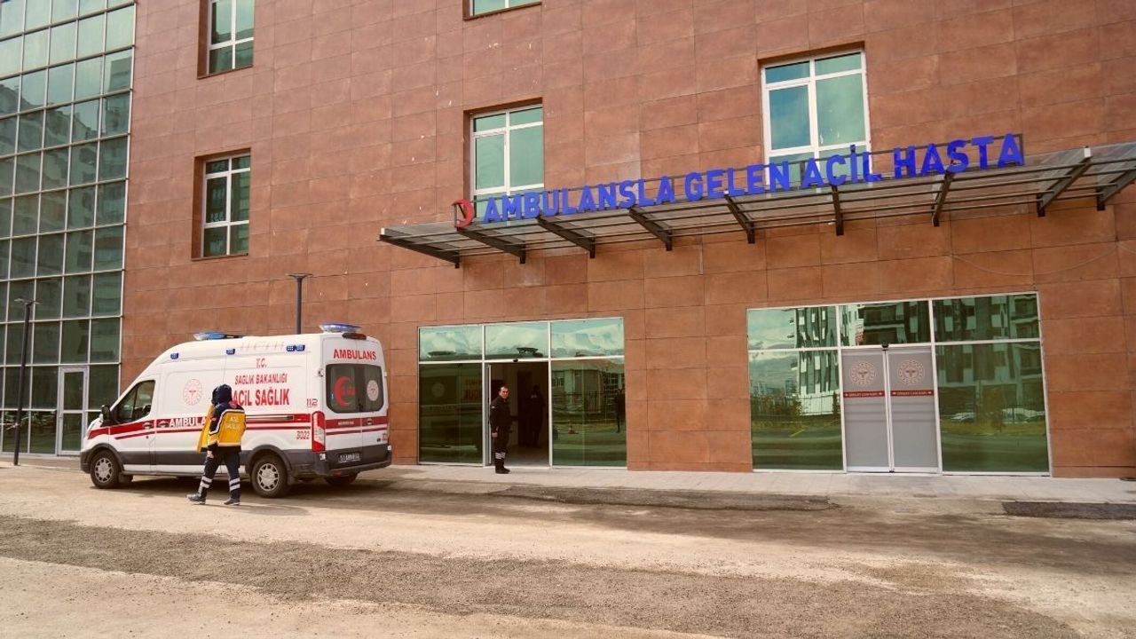 1 yaşındaki çocuk su dolu kovaya düşerek hayatını kaybetti